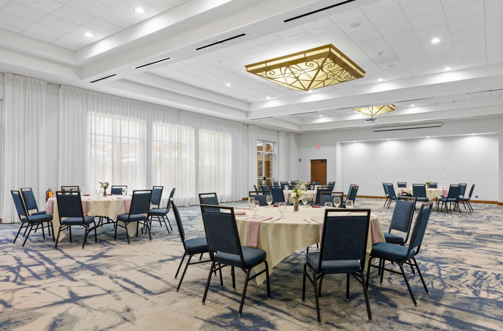 Hilton Garden Inn Auburn Exterior photo